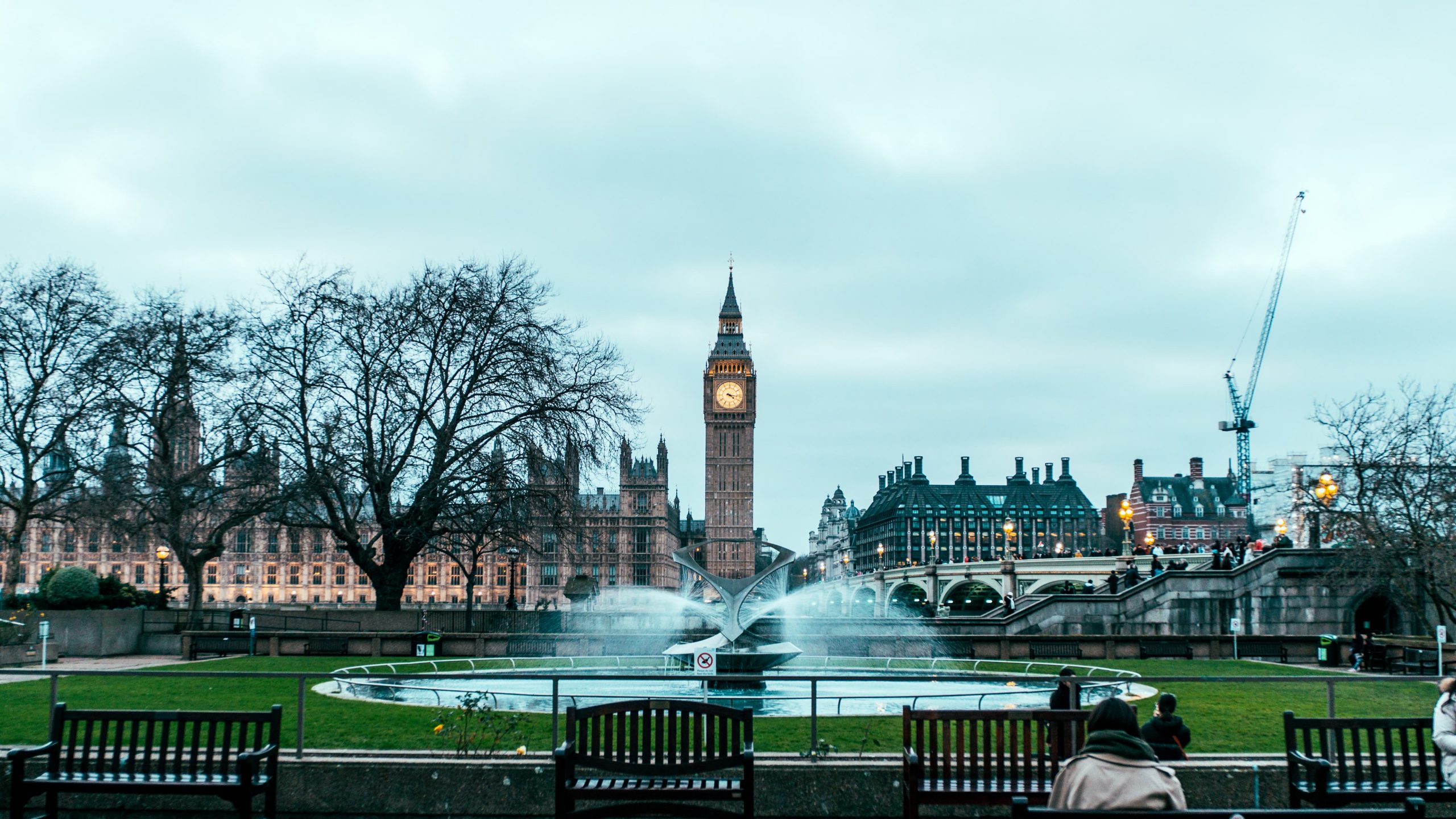 Big Ben and fountain for London Travel Guide