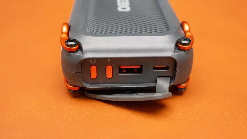 Nebo Rambler 20k Ports Nebo Rambler 20k Charging Ports
