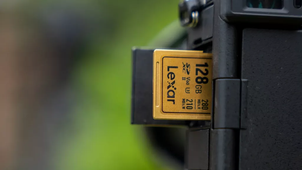 Lexar Armor Gold 16x9 Lexar Armour Gold SD Card