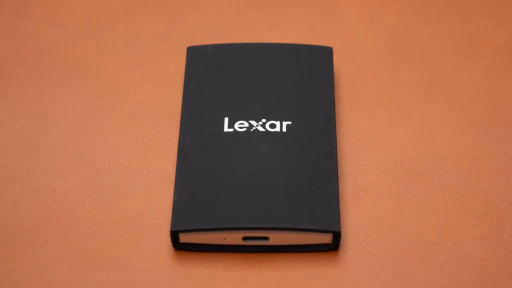 Lexar Armor 700 SSD - Central Lexar Armor 700 portable SSD
