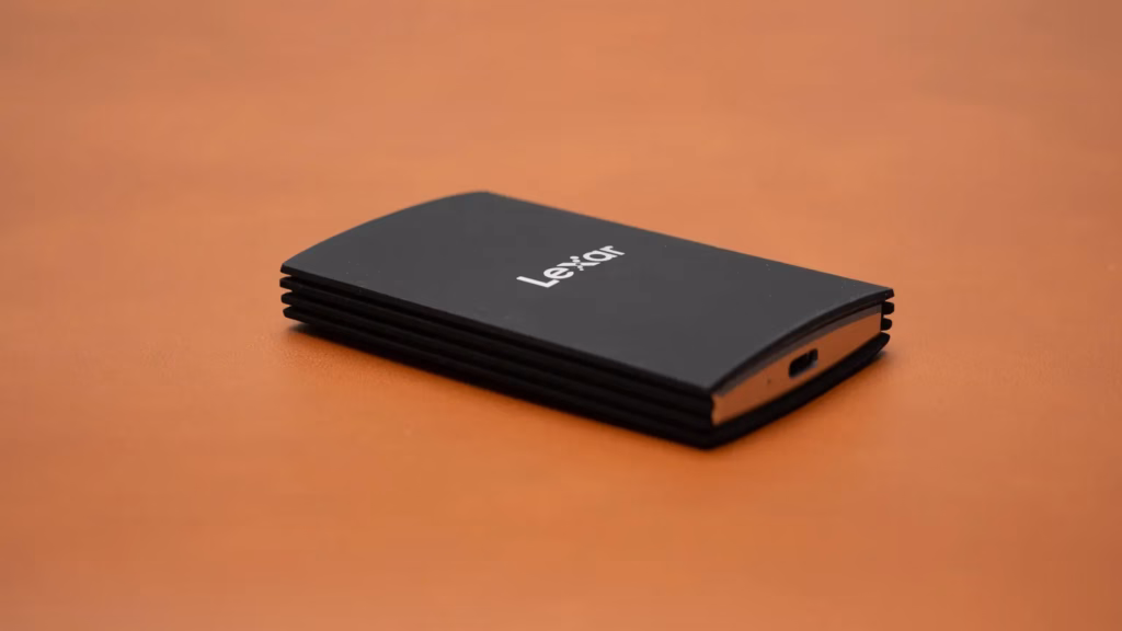 Lexar Armor 700 SSD - Side Lexar Armor 700 portable SSD