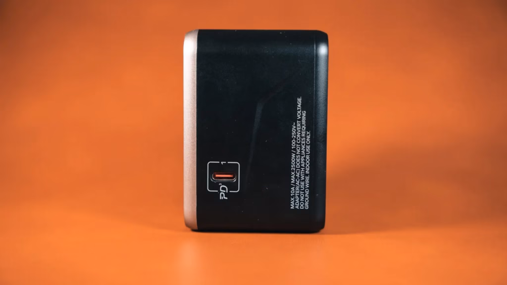 Momox 70W International Charger PD Port 16x9 Momox 1-World 70W International Charger PD Port