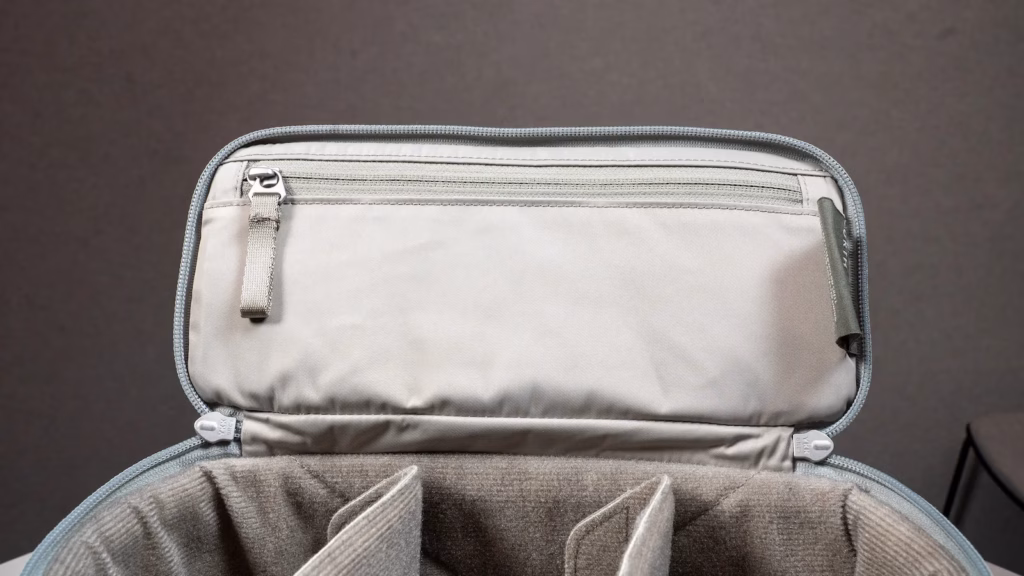 Urth Arkose Interior 16x9 Urth Arkose Camera Cube Interior Zip Pocket